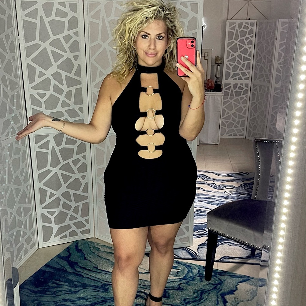Metal Ring Hollow Out Halter Backless Bodycon Short Dress